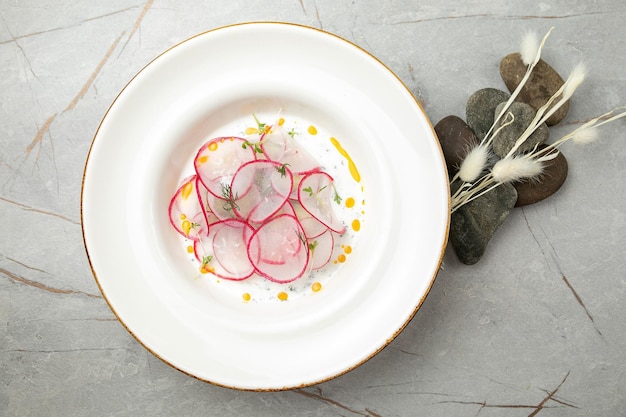 Talerz z przygotowanym daniem